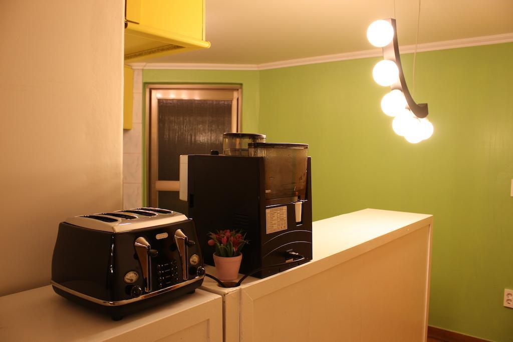 Moon Hostel *