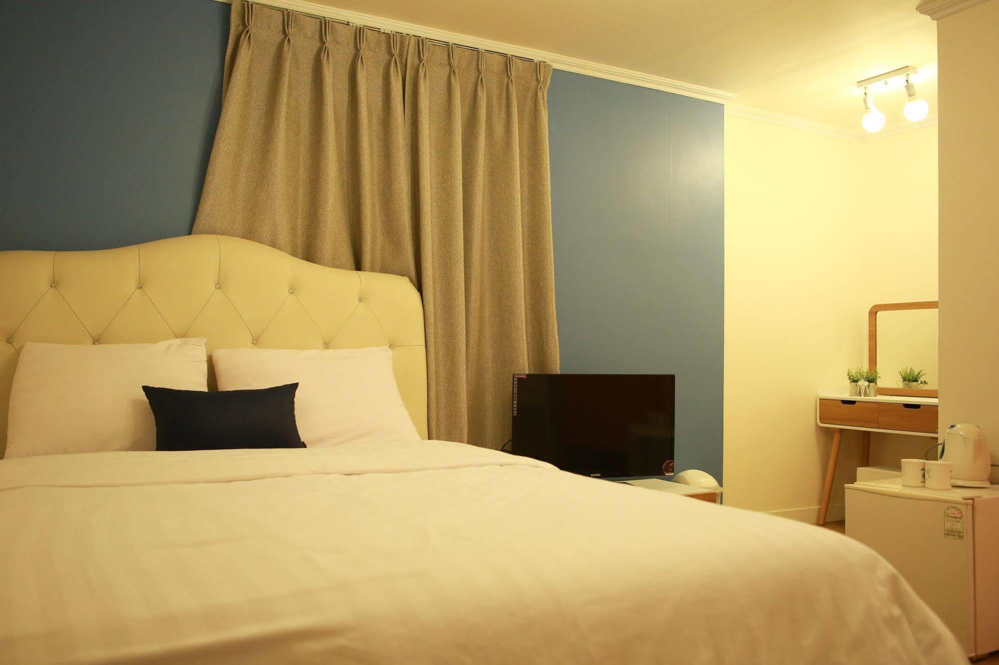 Moon Hostel