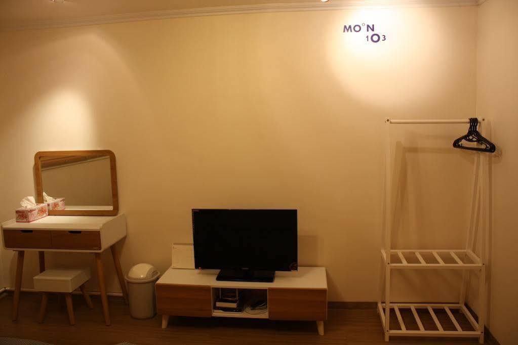 Hostel Moon *